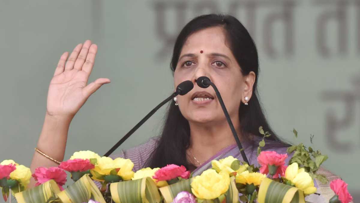 अरविंद केजरीवाल कोई मोस्ट वांटेड अपराधी नहीं : सुनीता केजरीवाल